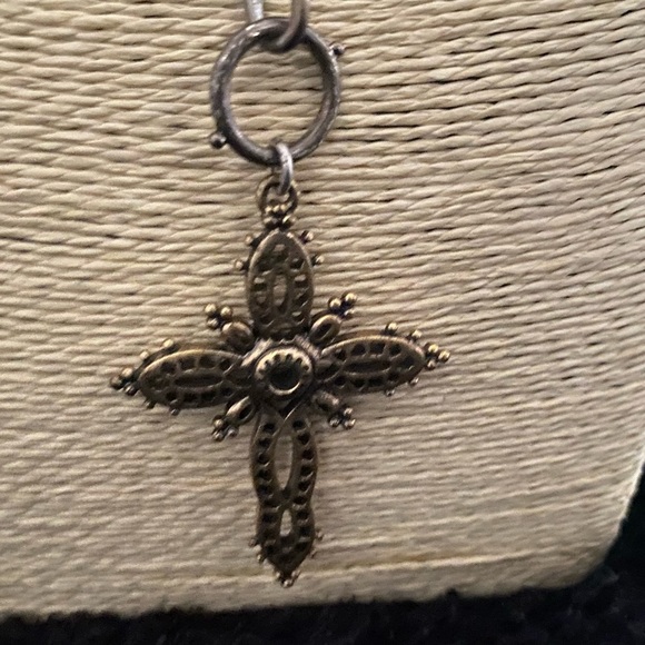 NWT LUCKY BRAND Filigree Brass Detailed Cross Necklace - Picture 2 of 4